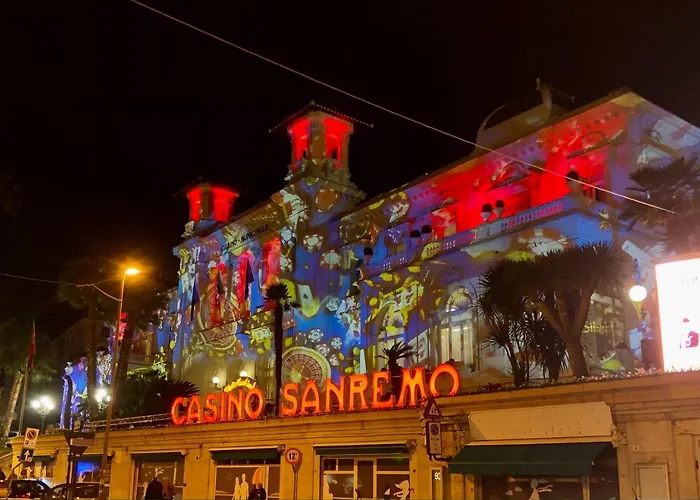 Mansarda Luminosa In Centro Sul Mare - Attic By Sea Apartament