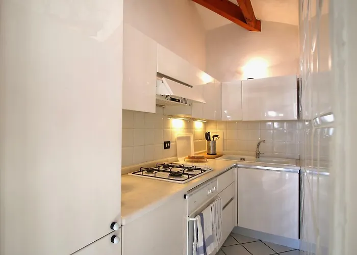 Mansarda Luminosa In Centro Sul Mare - Attic By Sea Apartament *