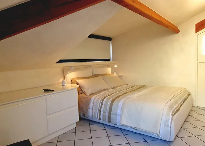 Mansarda Luminosa In Centro Sul Mare - Attic By Sea