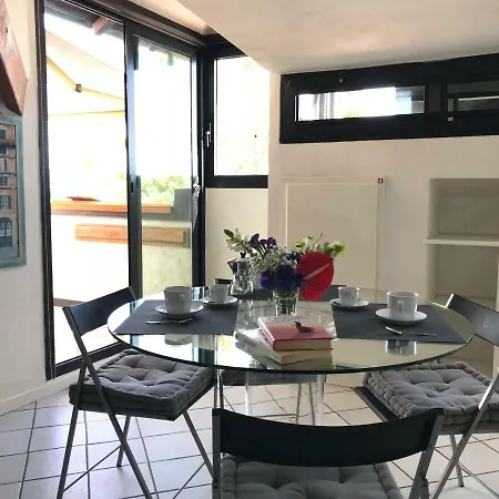 Mansarda Luminosa In Centro Sul Mare - Attic By Sea Apartment *